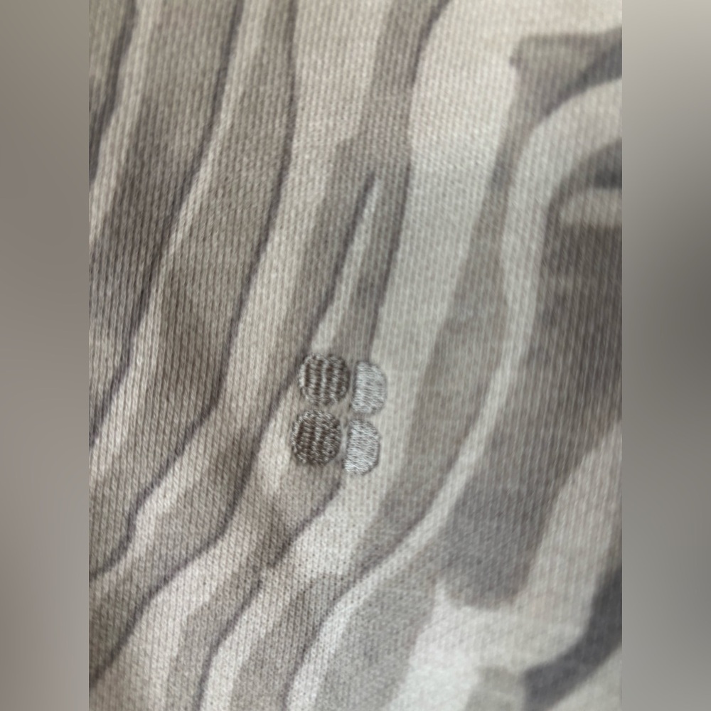 Sweaty Betty Essentials Hoodie Zebra Pullover Boxy Cropped Sweatshirt, XXL Gray - Picture 9 of 10